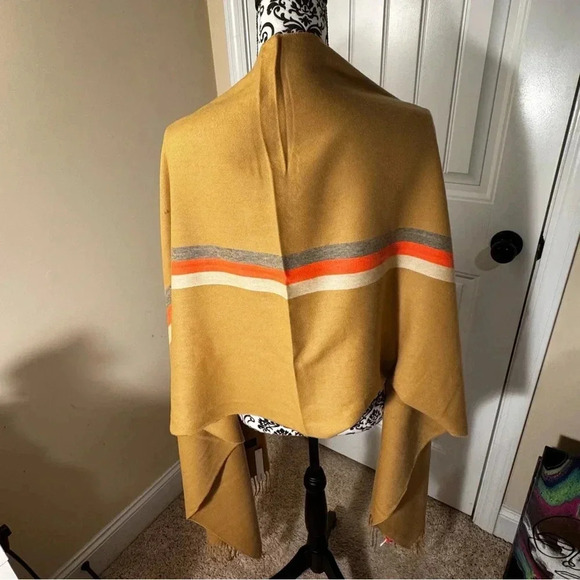 Aqua Bloomingdale’s Exclusive Wrap NWT - Picture 4 of 7